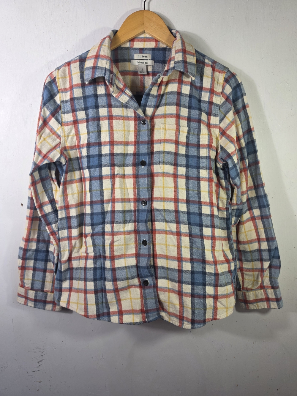 LL Bean Plaid Blue And Red Flannel Shirt Relaxed Fit Size Small
Classic LL B